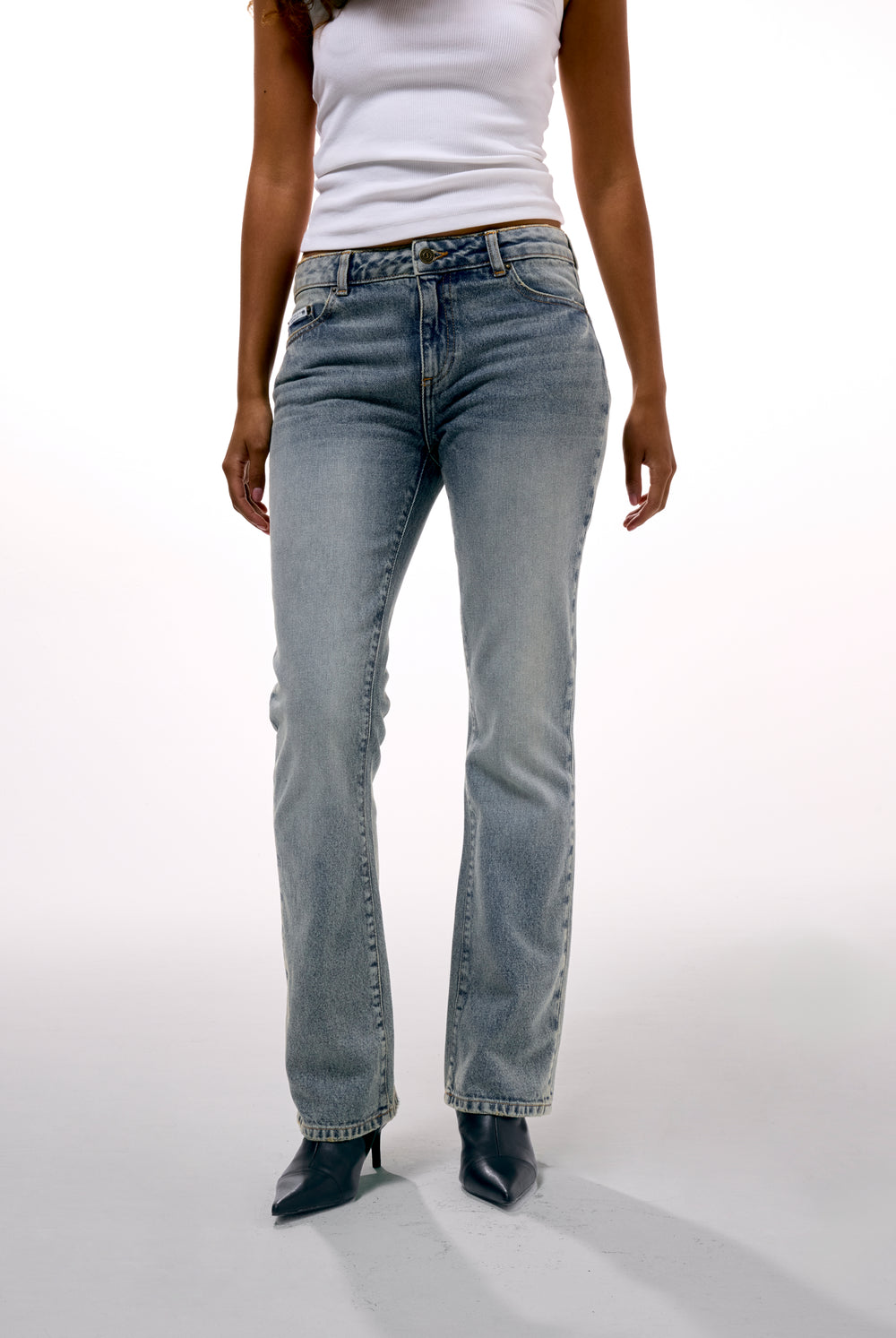 VINTAGE WASH DOG CREST BOOTCUT JEANS