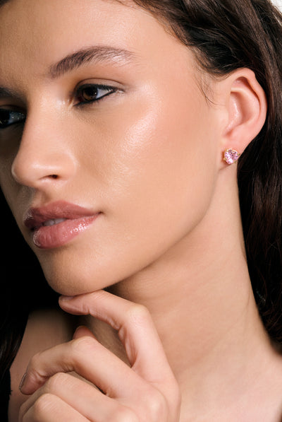 GOLD TONE SOLITAIRE CRYSTAL HEART STUD EARRINGS
