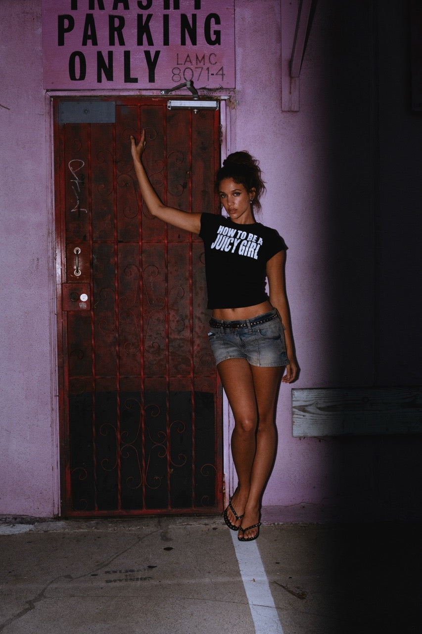 BLACK HOW TO BE A JUICY GIRL T-SHIRT